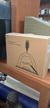 Cargar imagen en el visor de la galería, Stockroom photo of message board nightlight humidifier packaging
