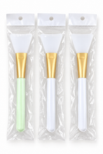 Load image into Gallery viewer, Three individually wrapped facial mask applicator spatulas
