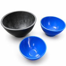 Charger l'image dans la galerie, Angled view of the three-piece bowl set
